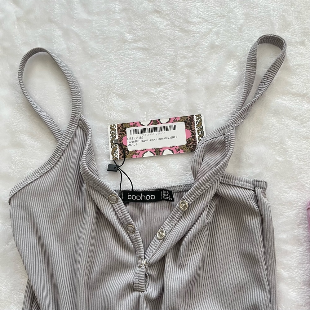 Bundle of 2 Tank Tops - Picture 4 of 4